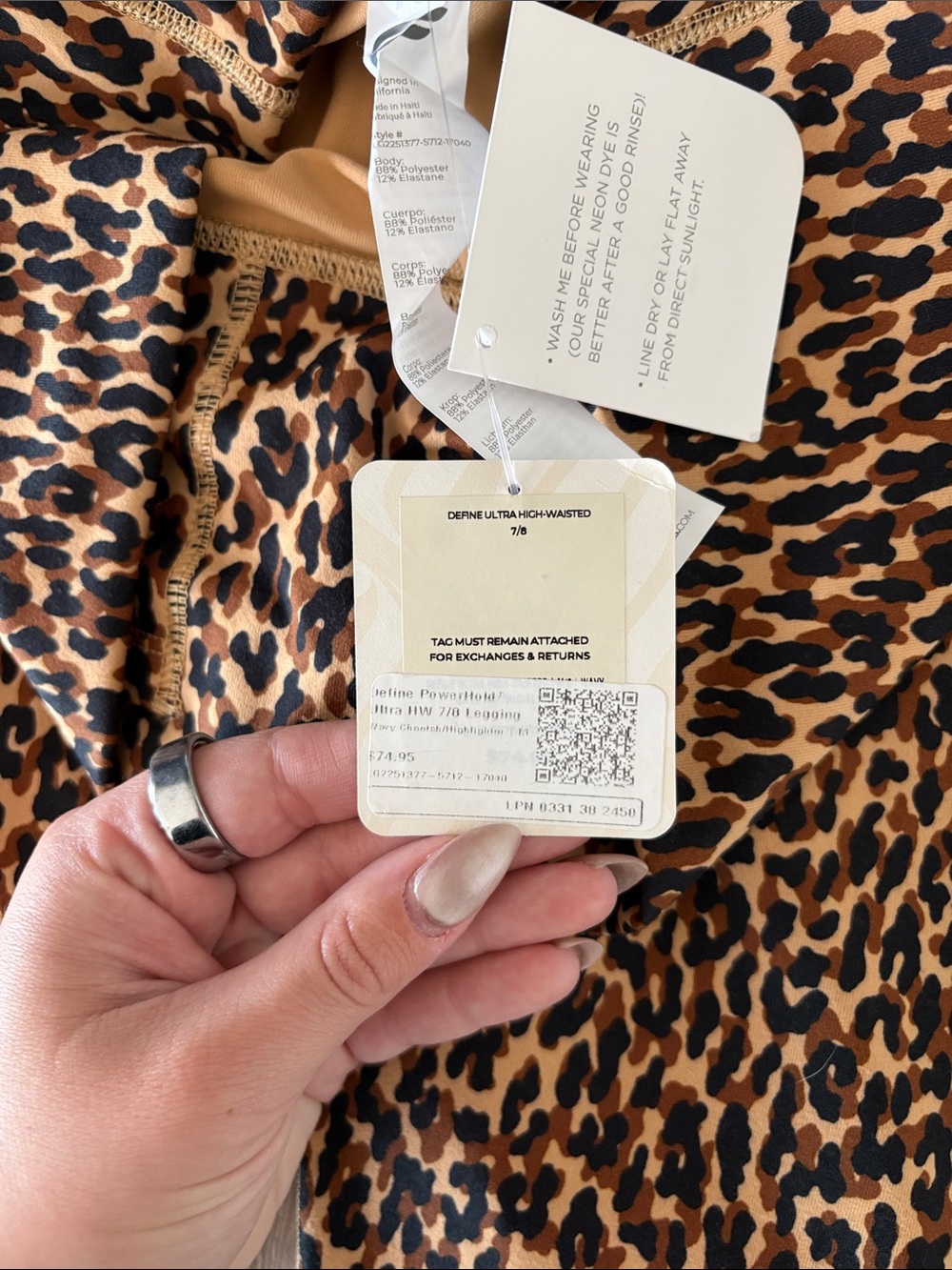 Fabletics Define PowerHold Ultra High-Waisted 7/8 Leopard Leggings Size M NWT - Picture 2 of 7